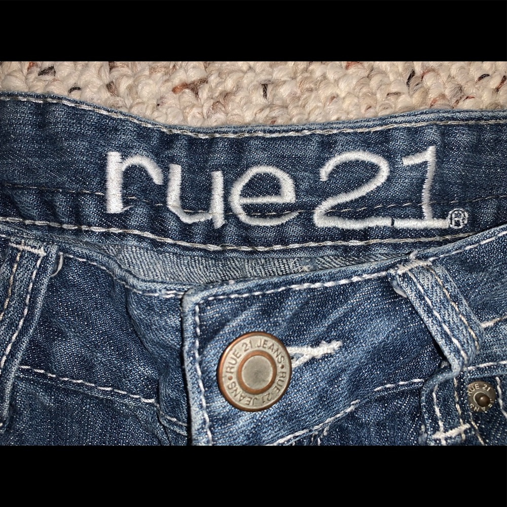 Jean Shorts - Picture 3 of 3